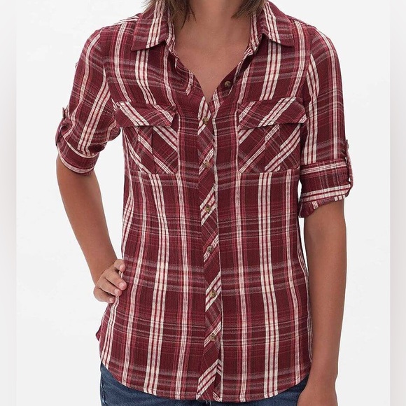 Buckle Tops - BUCKLE Women’s Soft Plaid Multi-Color Button-Front Fitted Shirt - red, size M